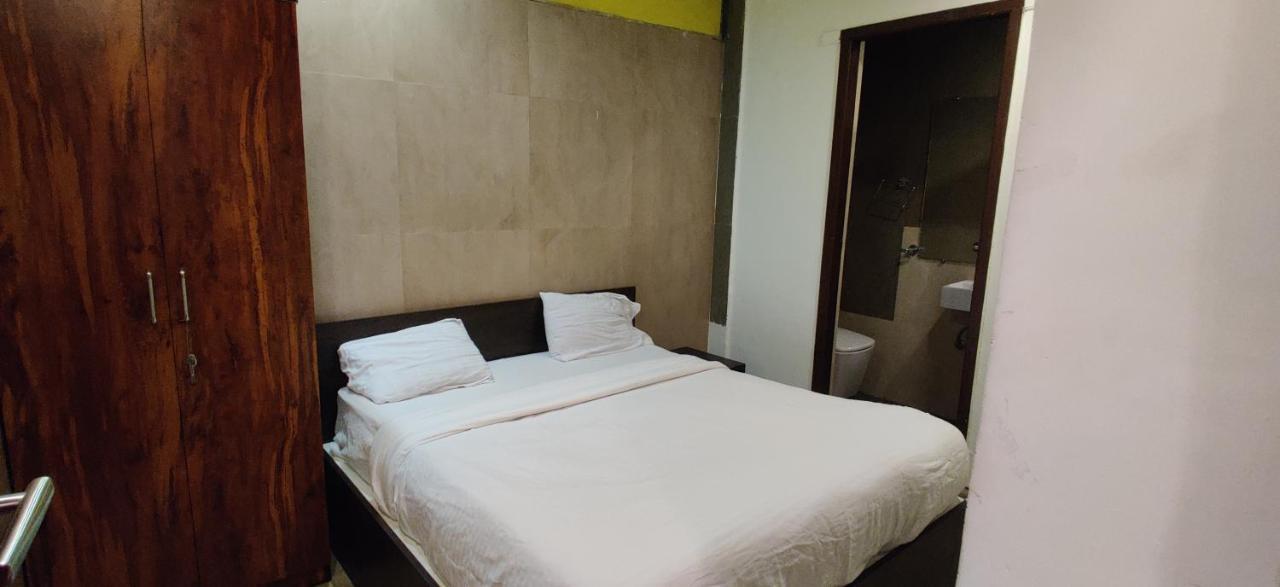Aarju Luxurious Wave Apartment Калангуте Екстериор снимка